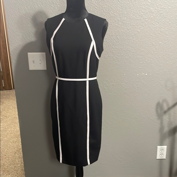 CALVIN KLEIN Elegant Black and White Dress - Picture 1 of 8